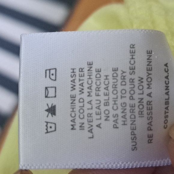 Costa Blanca Ladies size 8 yellow 💛 denim style pants with gold dusted buttons - Picture 7 of 7